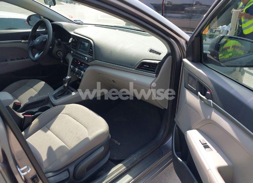 Photo 5 of 2020 Hyundai Elantra SE (VIN 5NPD74LF8LH538120)