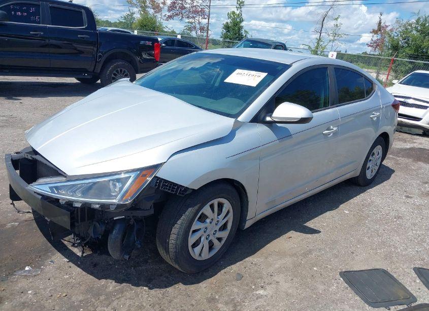Photo 2 of 2020 Hyundai Elantra SE (VIN 5NPD74LF8LH539736)