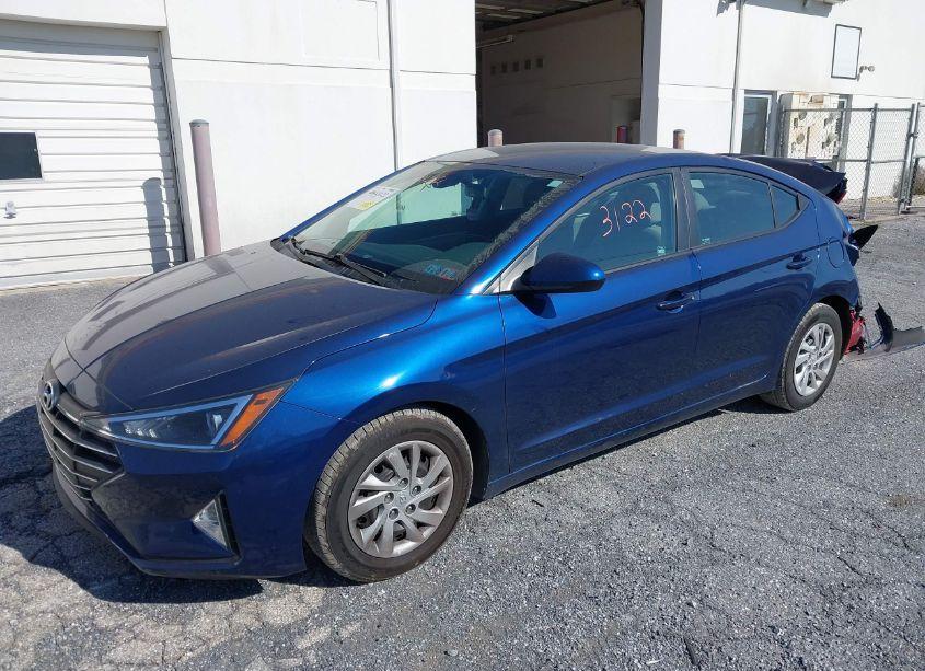 Photo 2 of 2020 Hyundai Elantra SE (VIN 5NPD74LF8LH574101)