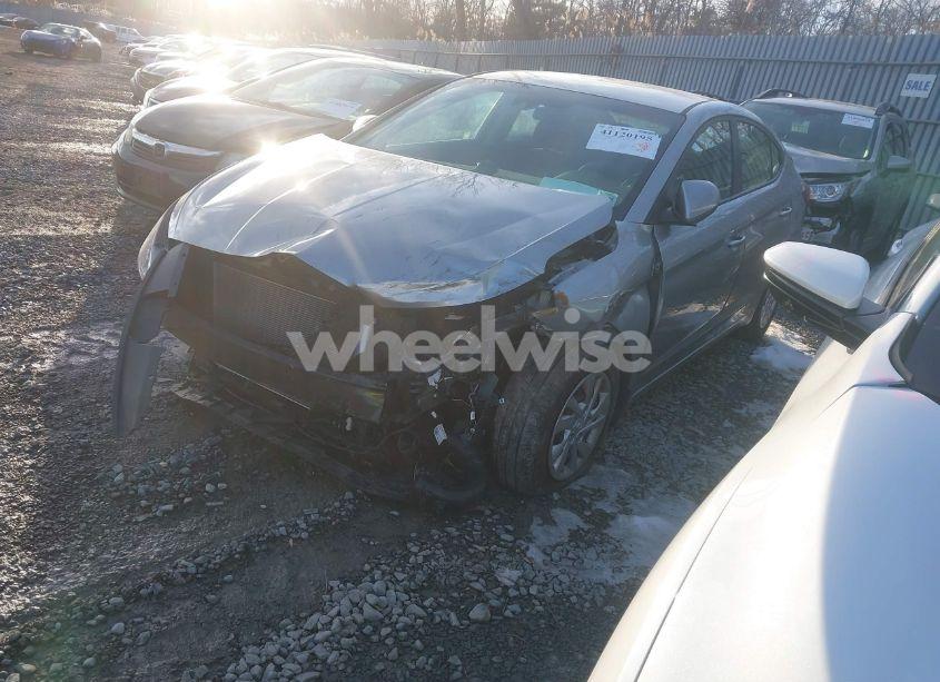 Photo 2 of 2020 Hyundai Elantra SE (VIN 5NPD74LF8LH589472)