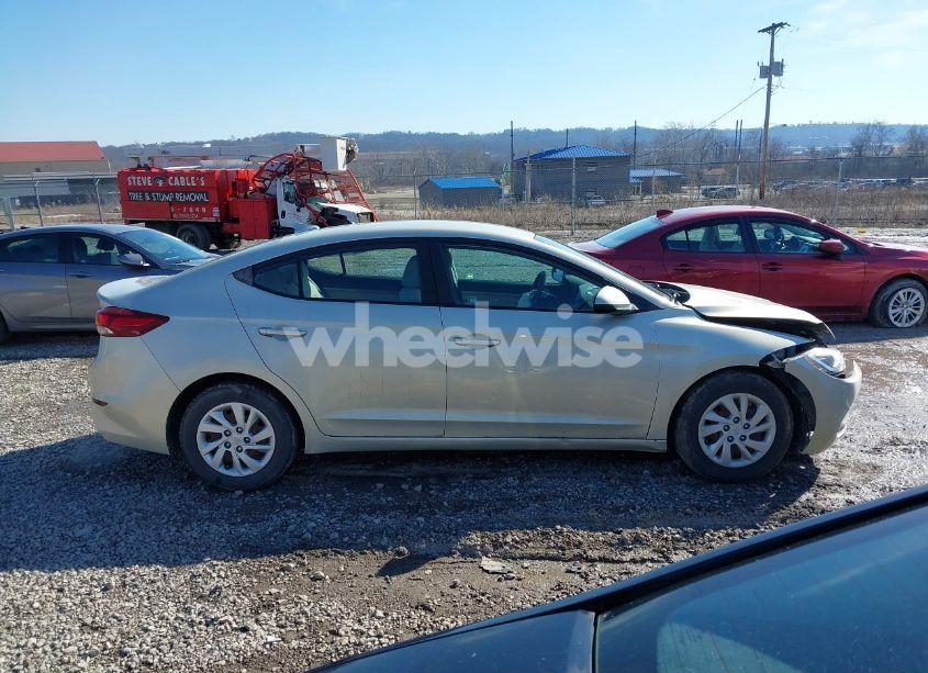 Photo 13 of 2017 Hyundai Elantra SE (VIN 5NPD74LF9HH063987)