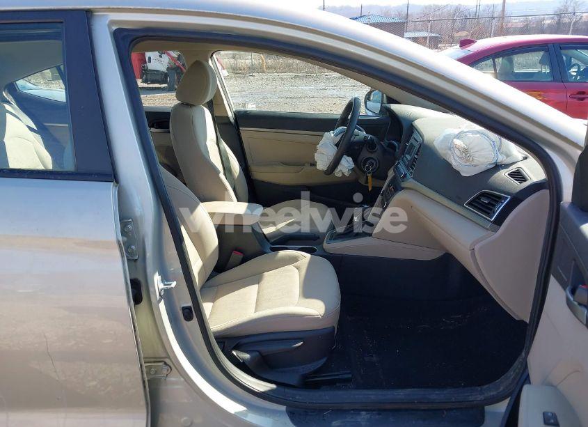 Photo 5 of 2017 Hyundai Elantra SE (VIN 5NPD74LF9HH063987)