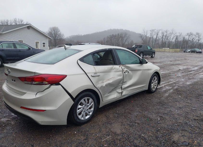 Photo 4 of 2017 Hyundai Elantra SE (VIN 5NPD74LF9HH101640)