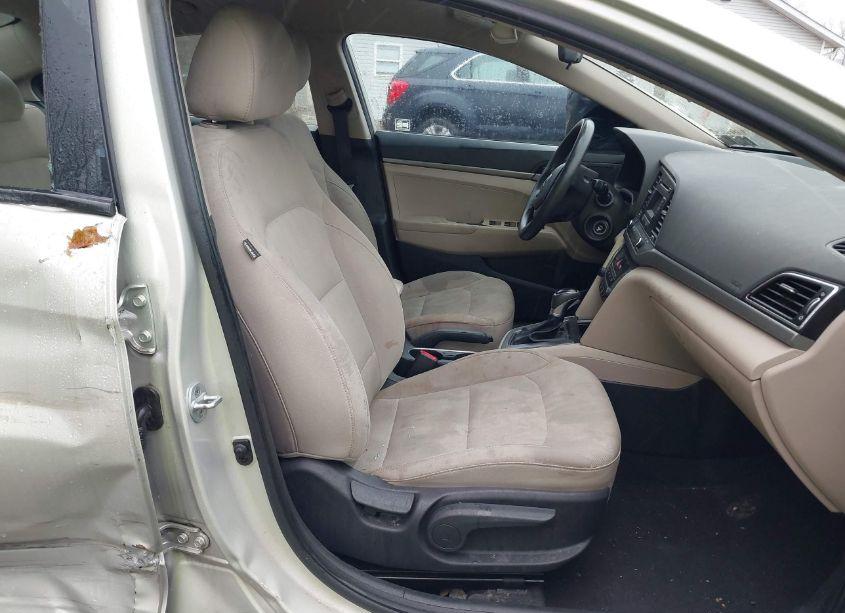 Photo 5 of 2017 Hyundai Elantra SE (VIN 5NPD74LF9HH101640)