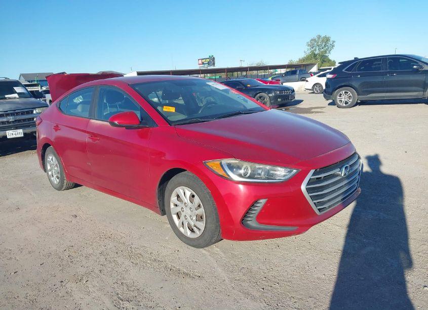 2017 Hyundai Elantra SE (VIN 5NPD74LF9HH104022) main photo