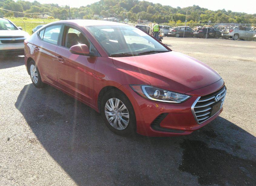 2017 Hyundai Elantra SE (VIN 5NPD74LF9HH104571) main photo
