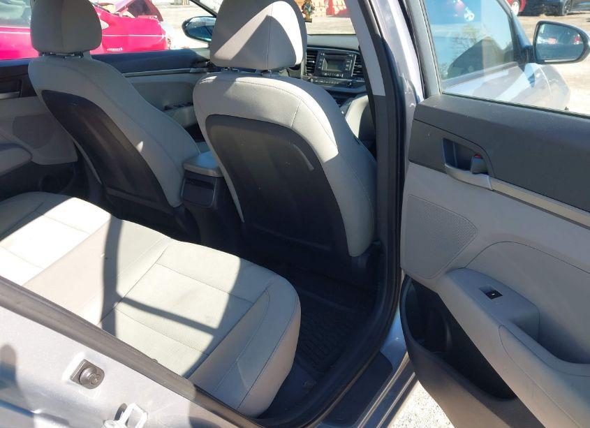 Photo 8 of 2017 Hyundai Elantra SE (VIN 5NPD74LF9HH137179)