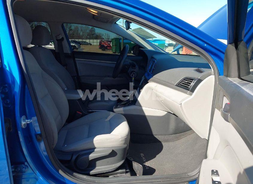 Photo 5 of 2017 Hyundai Elantra SE (VIN 5NPD74LF9HH137621)