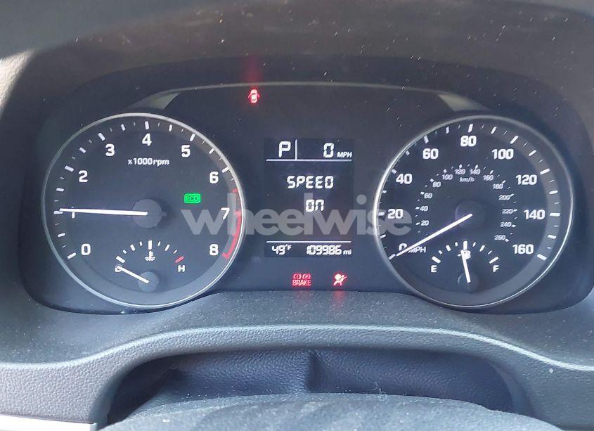 Photo 7 of 2017 Hyundai Elantra SE (VIN 5NPD74LF9HH137621)