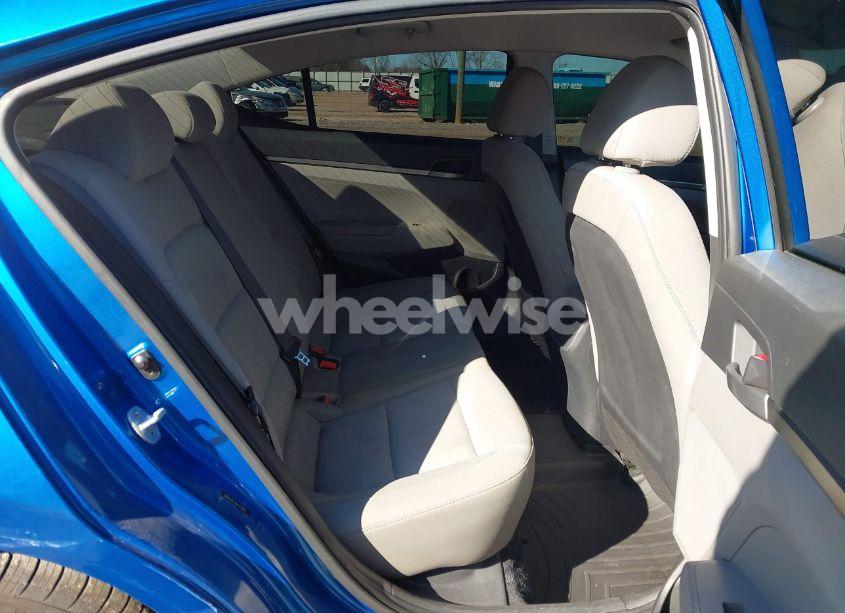 Photo 8 of 2017 Hyundai Elantra SE (VIN 5NPD74LF9HH137621)