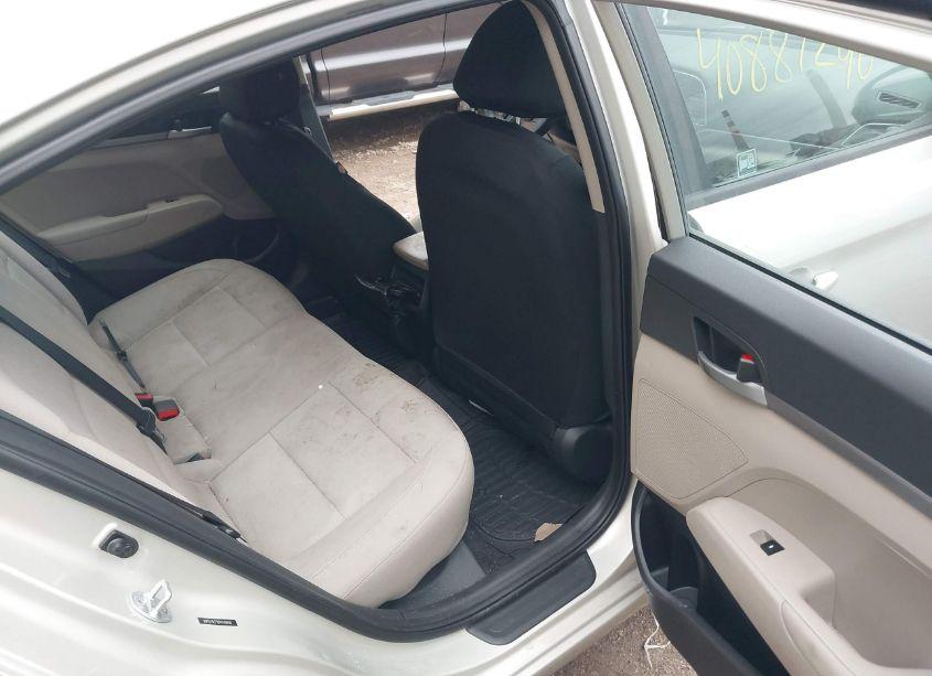 Photo 8 of 2017 Hyundai Elantra SE (VIN 5NPD74LF9HH140650)