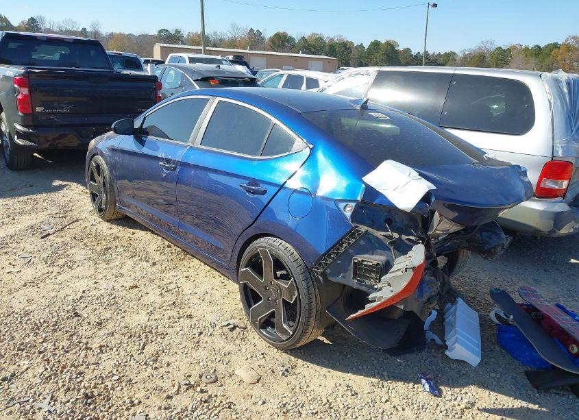 Photo 3 of 2017 Hyundai Elantra SE (VIN 5NPD74LF9HH140812)