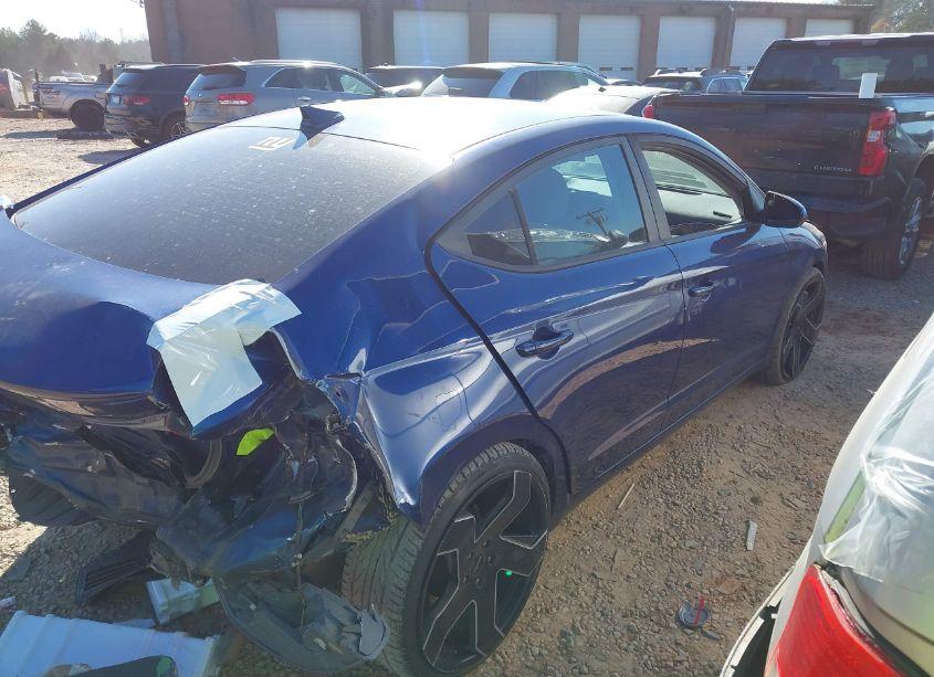 Photo 4 of 2017 Hyundai Elantra SE (VIN 5NPD74LF9HH140812)