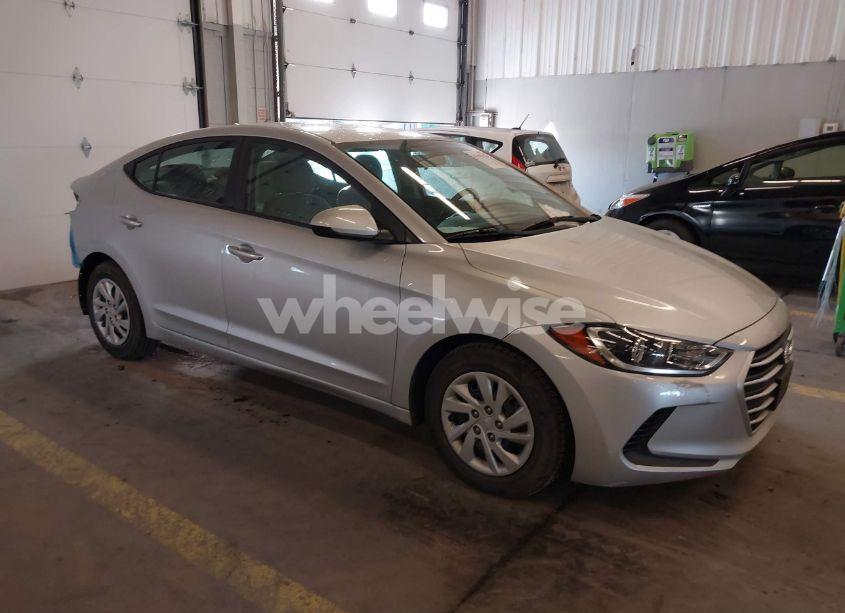 2017 Hyundai Elantra SE (VIN 5NPD74LF9HH201852) main photo