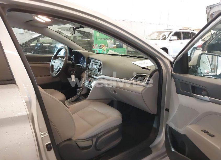 Photo 5 of 2017 Hyundai Elantra SE (VIN 5NPD74LF9HH201852)