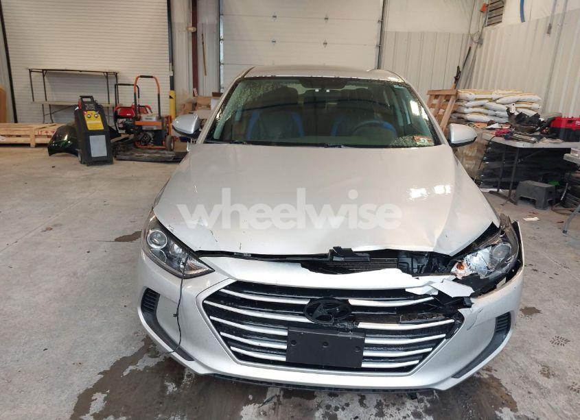 Photo 12 of 2018 Hyundai Elantra SE (VIN 5NPD74LF9JH212890)