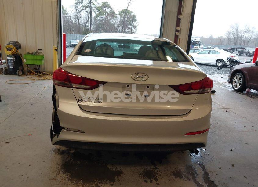 Photo 16 of 2018 Hyundai Elantra SE (VIN 5NPD74LF9JH212890)