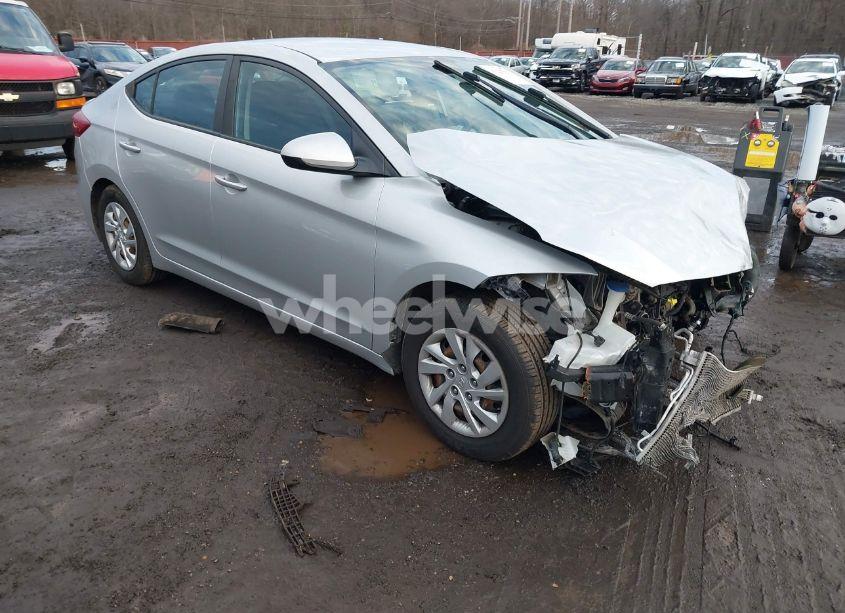 2018 Hyundai Elantra SE (VIN 5NPD74LF9JH289808) main photo