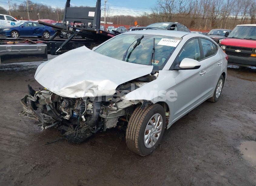 Photo 2 of 2018 Hyundai Elantra SE (VIN 5NPD74LF9JH289808)