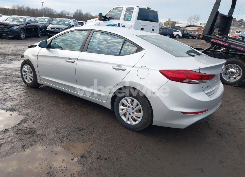 Photo 3 of 2018 Hyundai Elantra SE (VIN 5NPD74LF9JH289808)