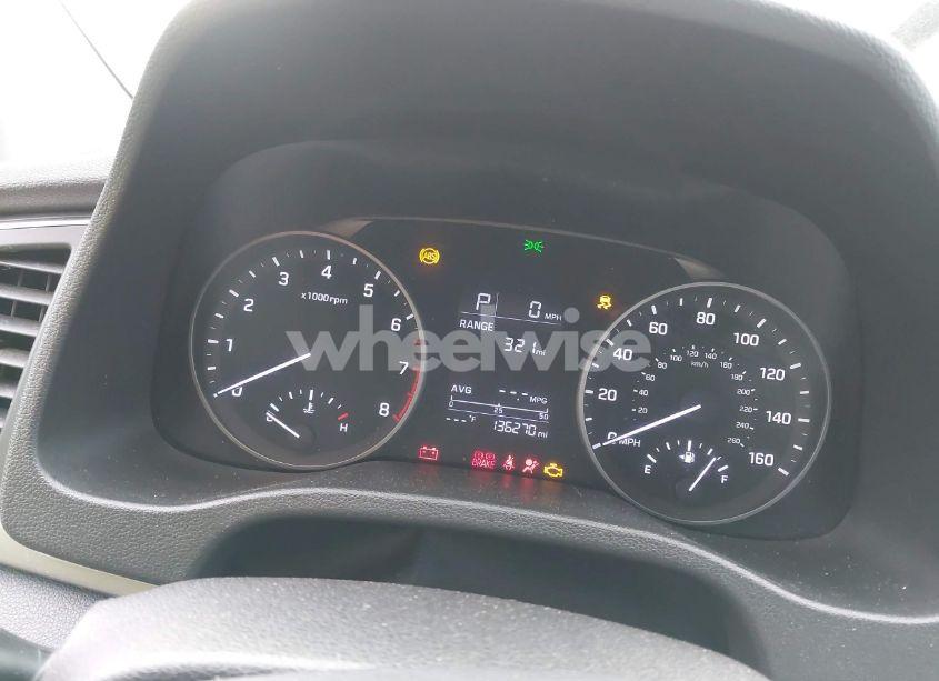 Photo 7 of 2018 Hyundai Elantra SE (VIN 5NPD74LF9JH289808)