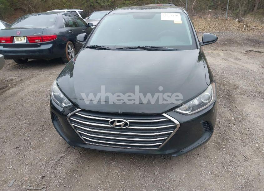 Photo 12 of 2018 Hyundai Elantra SE (VIN 5NPD74LF9JH302461)