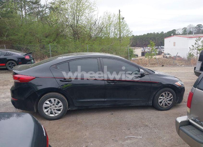 Photo 13 of 2018 Hyundai Elantra SE (VIN 5NPD74LF9JH302461)