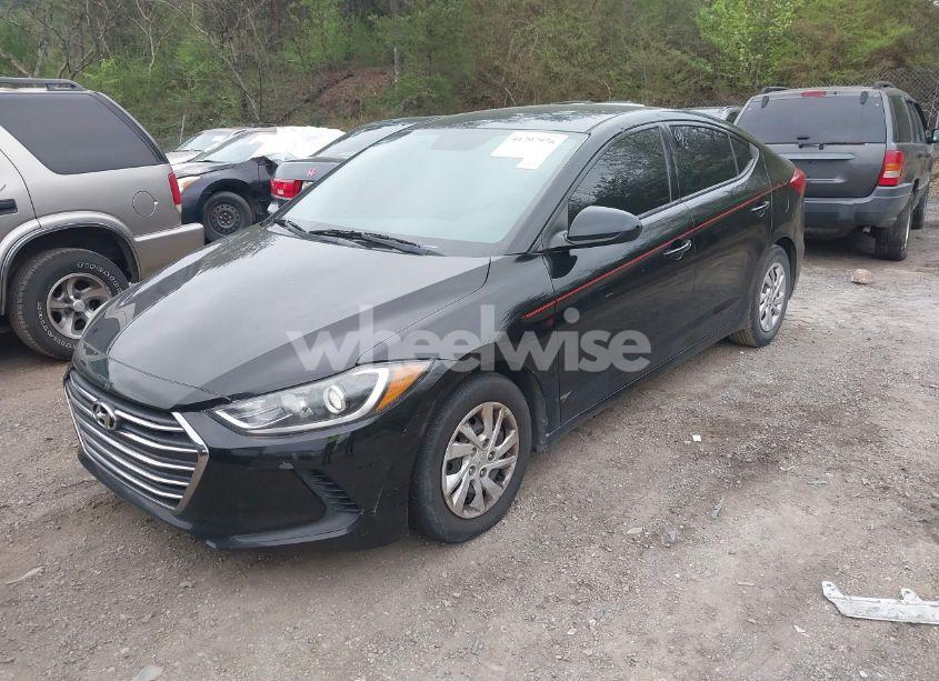 Photo 2 of 2018 Hyundai Elantra SE (VIN 5NPD74LF9JH302461)
