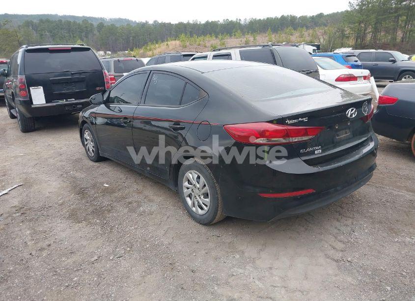Photo 3 of 2018 Hyundai Elantra SE (VIN 5NPD74LF9JH302461)