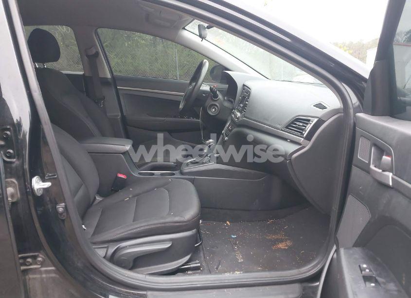 Photo 5 of 2018 Hyundai Elantra SE (VIN 5NPD74LF9JH302461)