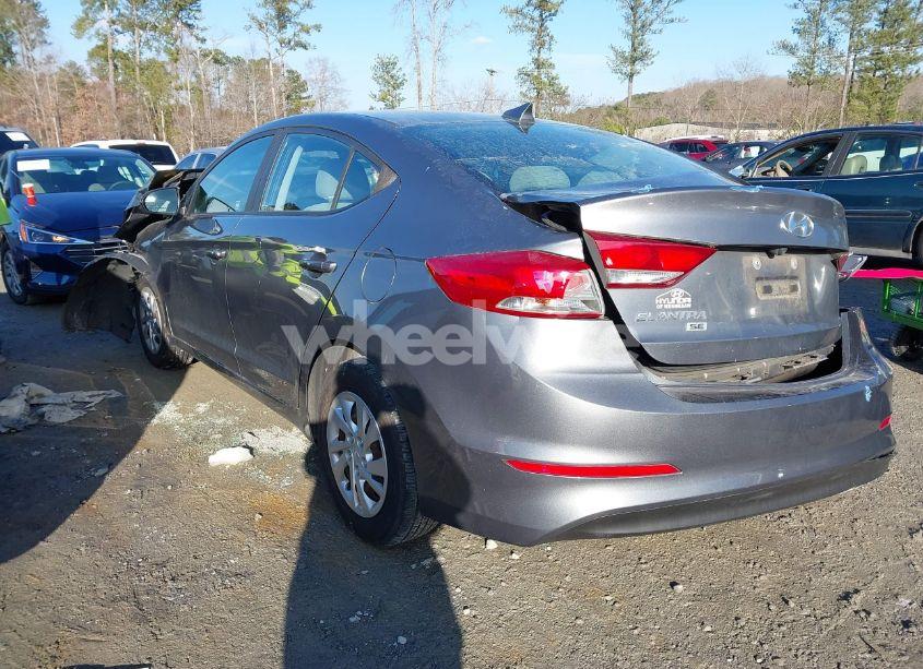 Photo 3 of 2018 Hyundai Elantra SE (VIN 5NPD74LF9JH363647)