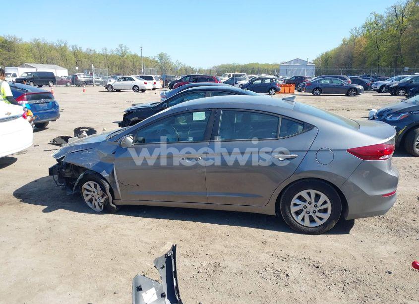 Photo 15 of 2018 Hyundai Elantra SE (VIN 5NPD74LF9JH391321)