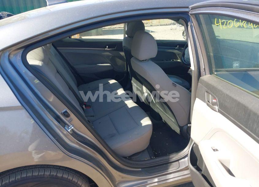 Photo 8 of 2018 Hyundai Elantra SE (VIN 5NPD74LF9JH391321)