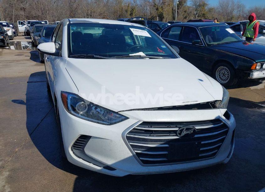 Photo 12 of 2018 Hyundai Elantra SE (VIN 5NPD74LF9JH397927)