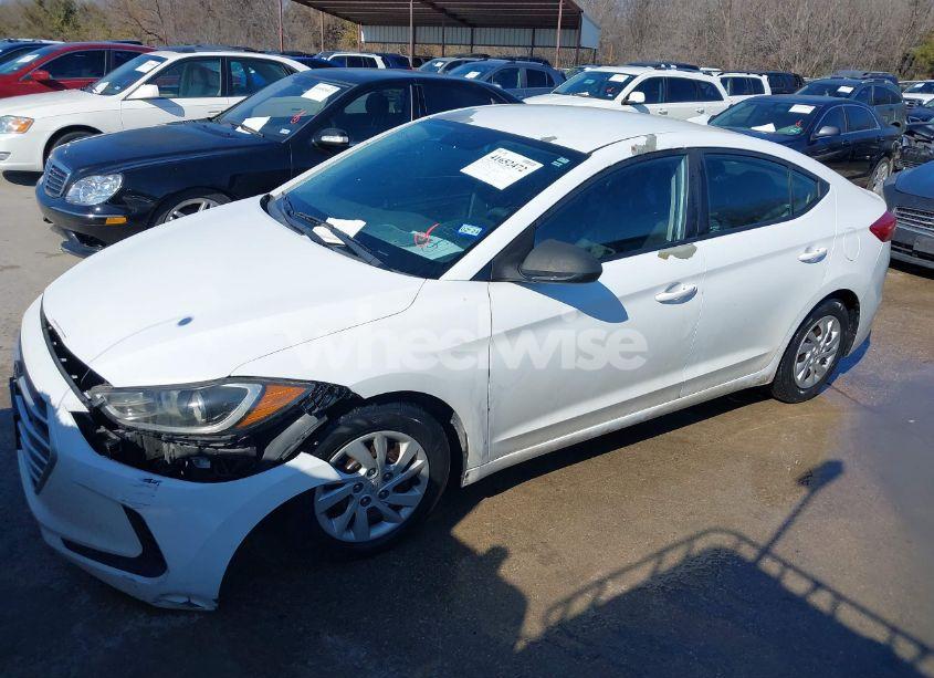 Photo 2 of 2018 Hyundai Elantra SE (VIN 5NPD74LF9JH397927)