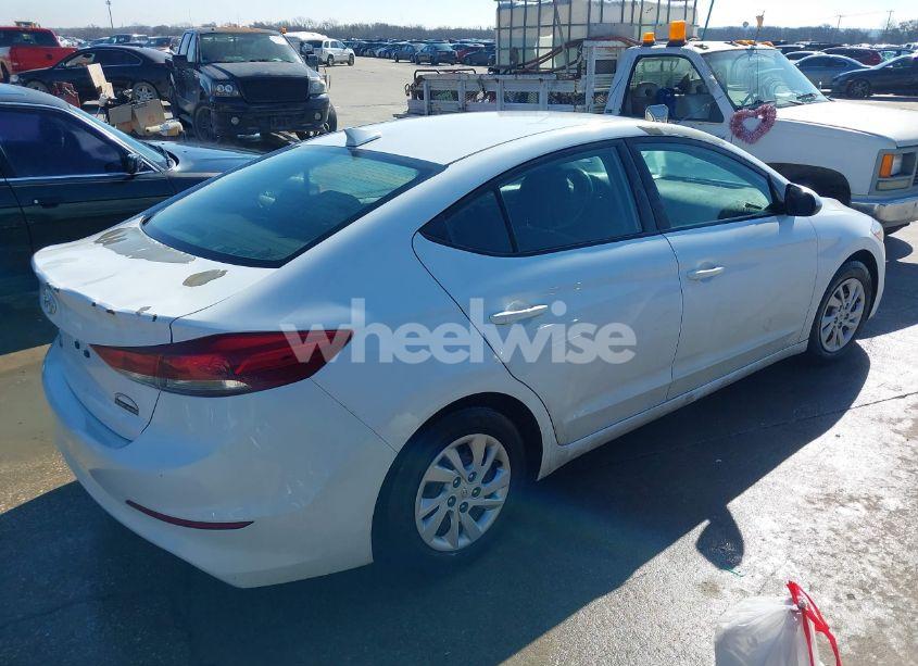 Photo 4 of 2018 Hyundai Elantra SE (VIN 5NPD74LF9JH397927)