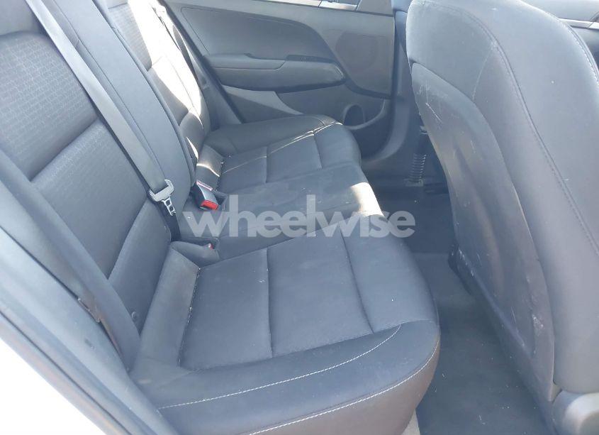 Photo 8 of 2018 Hyundai Elantra SE (VIN 5NPD74LF9JH397927)