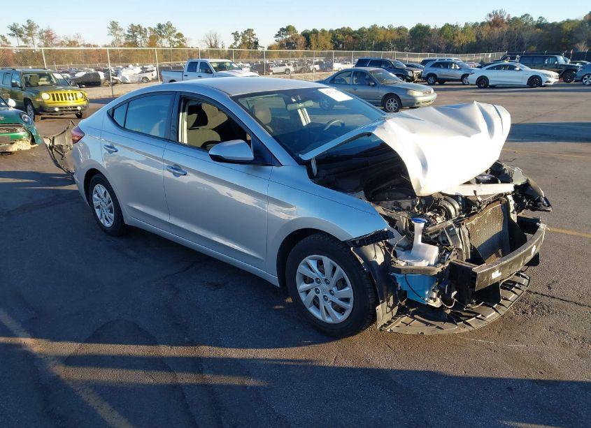 2019 Hyundai Elantra SE (VIN 5NPD74LF9KH437635) main photo
