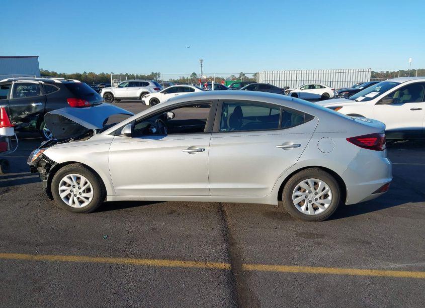 Photo 15 of 2019 Hyundai Elantra SE (VIN 5NPD74LF9KH437635)