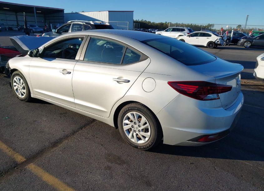 Photo 3 of 2019 Hyundai Elantra SE (VIN 5NPD74LF9KH437635)