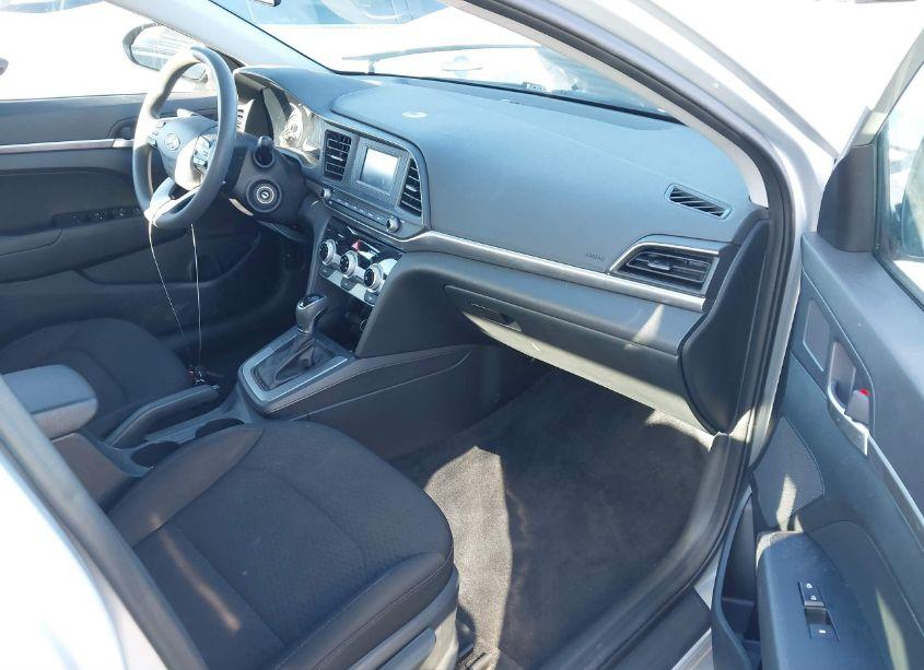 Photo 5 of 2019 Hyundai Elantra SE (VIN 5NPD74LF9KH437635)