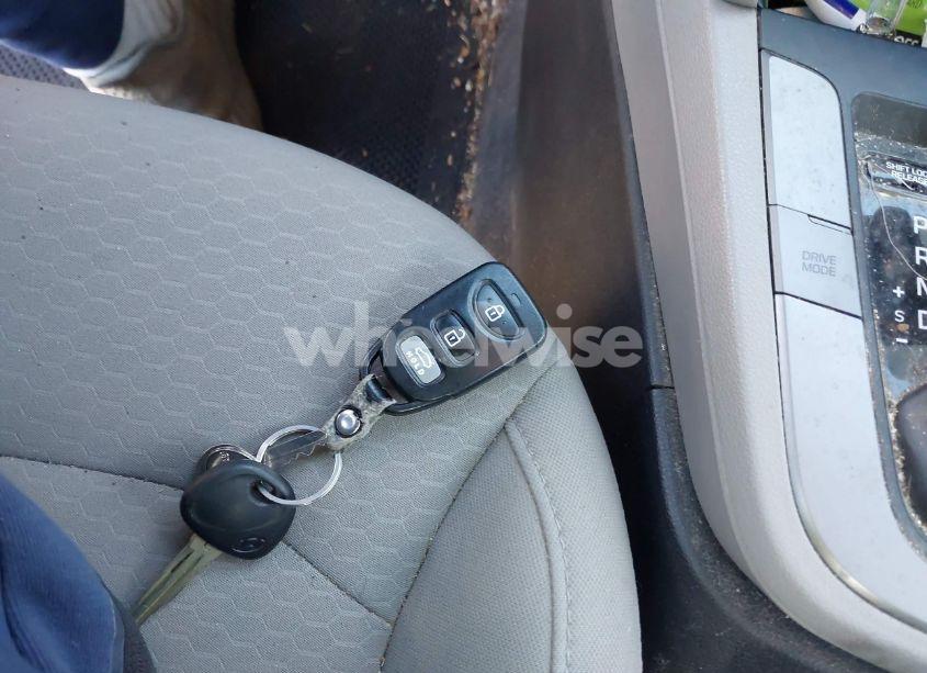 Photo 11 of 2019 Hyundai Elantra SE (VIN 5NPD74LF9KH455195)