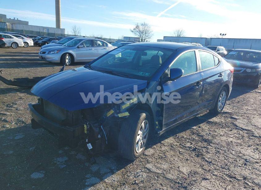 Photo 2 of 2019 Hyundai Elantra SE (VIN 5NPD74LF9KH455195)