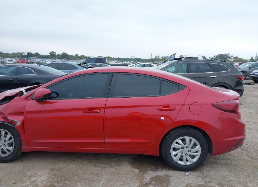 Photo 14 of 2019 Hyundai Elantra SE (VIN 5NPD74LF9KH468321)