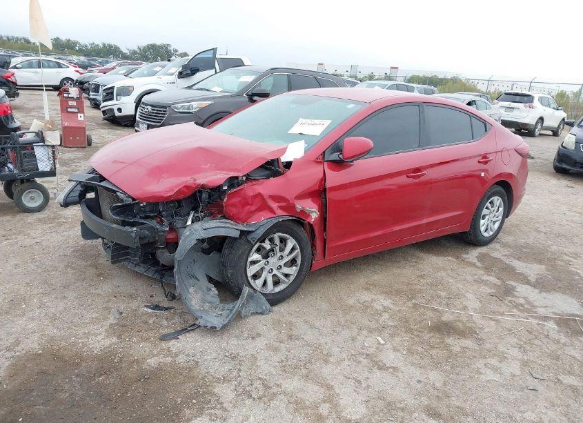 Photo 2 of 2019 Hyundai Elantra SE (VIN 5NPD74LF9KH468321)