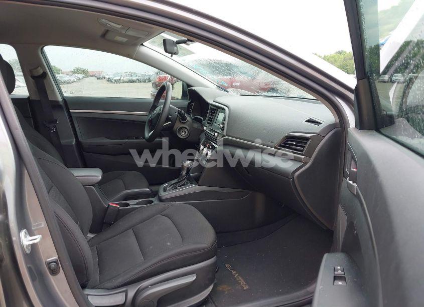 Photo 5 of 2019 Hyundai Elantra SE (VIN 5NPD74LF9KH474863)
