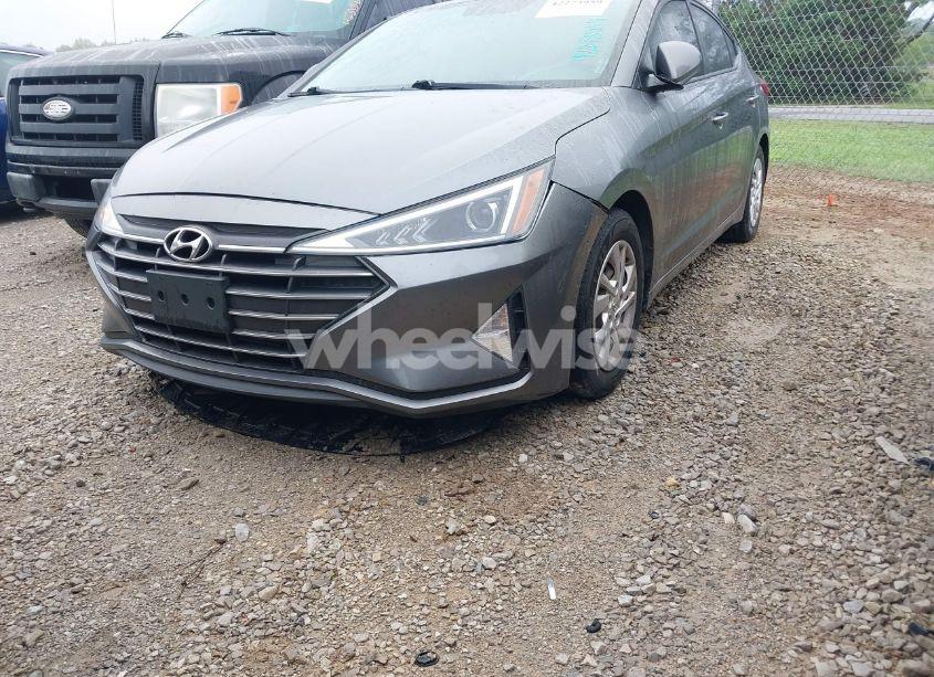 Photo 6 of 2019 Hyundai Elantra SE (VIN 5NPD74LF9KH474863)