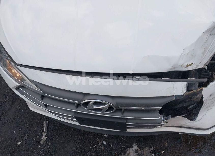 Photo 13 of 2019 Hyundai Elantra SE (VIN 5NPD74LF9KH497737)