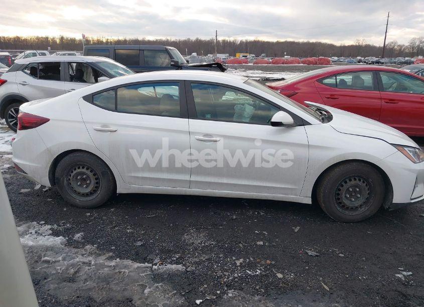 Photo 14 of 2019 Hyundai Elantra SE (VIN 5NPD74LF9KH497737)