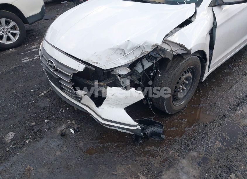 Photo 6 of 2019 Hyundai Elantra SE (VIN 5NPD74LF9KH497737)